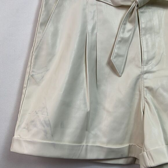 Paige’s Blanka Ecru pleather shorts size 10 NWT flawed - Picture 6 of 15